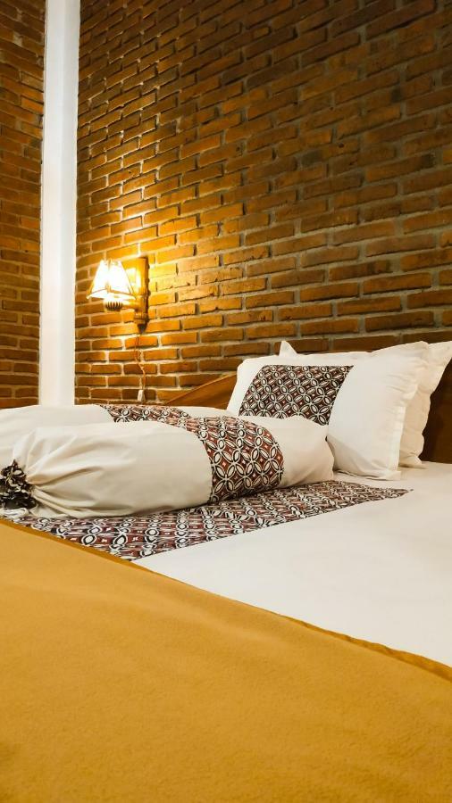 מגלאנג Genthong Homestay מראה חיצוני תמונה